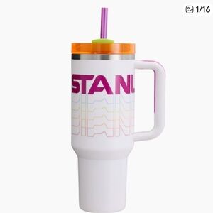 Stanley Tumbler 30 oz Flowstate Quencher H2.0 White FROST
Reverb Retro w/ Straw